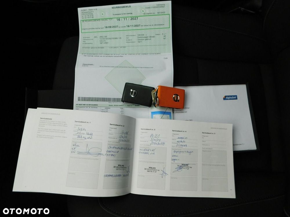 Volvo XC 40 T3 Geartronic Momentum Pro - 33