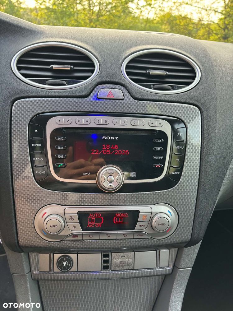 Ford Focus 2.0 16V Sport - 15