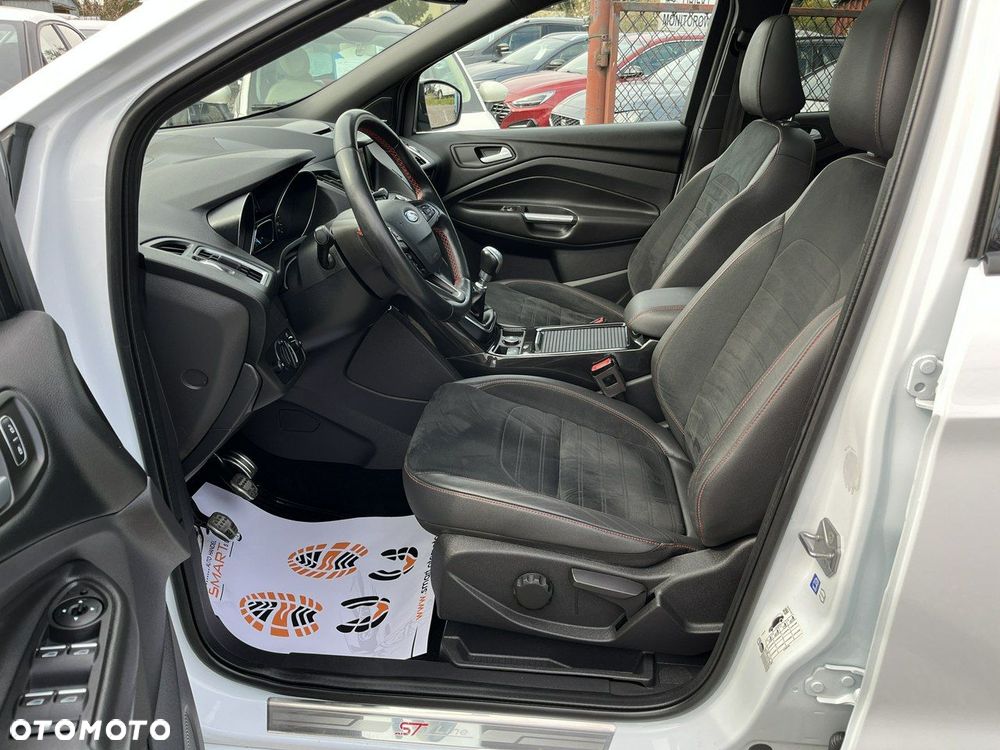 Ford Kuga 1.5 EcoBoost 2x4 ST-Line - 34