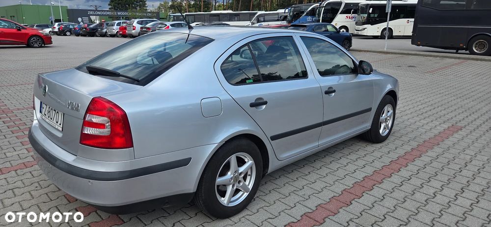 Skoda Octavia 1.6 Tour - 8