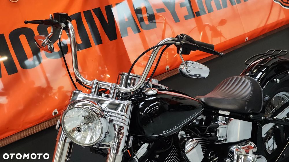 Harley-Davidson Softail Custom - 24