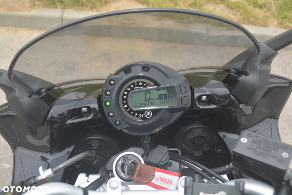 Yamaha FZ6 - 8