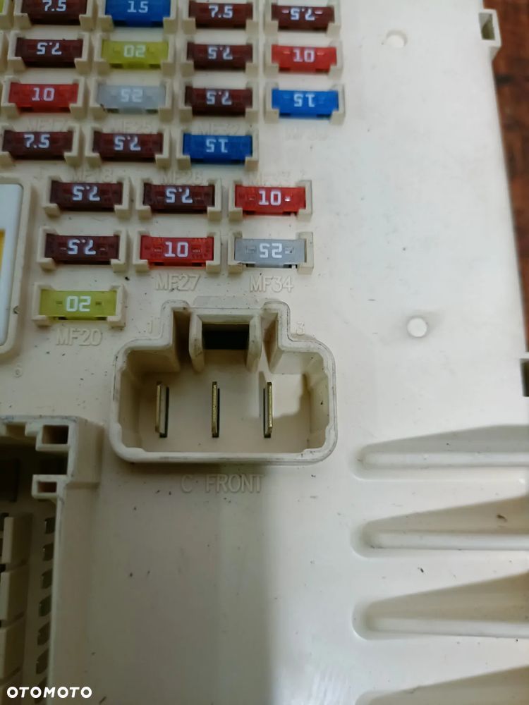 KIA CEED II 2 12-18 1,6 CRDI SKRZYNKA BEZPIECZNIKÓW 91950-A2011 * - 5