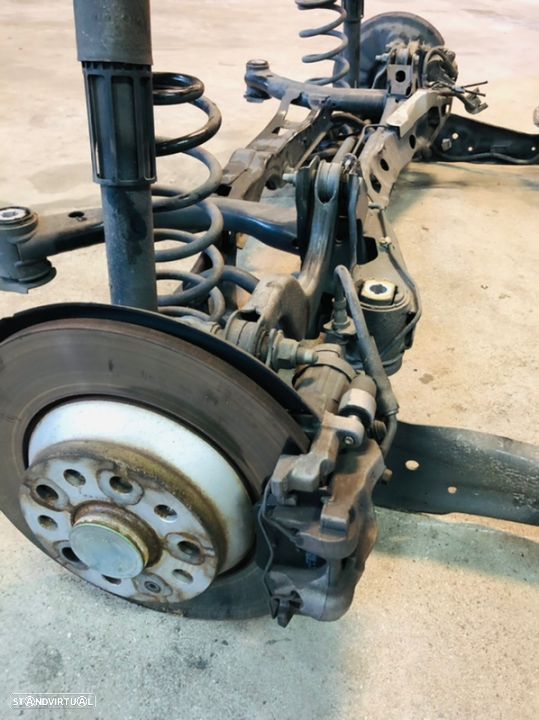 Pinças Travão Elétricas Traseiras VW Passat B8 - 1