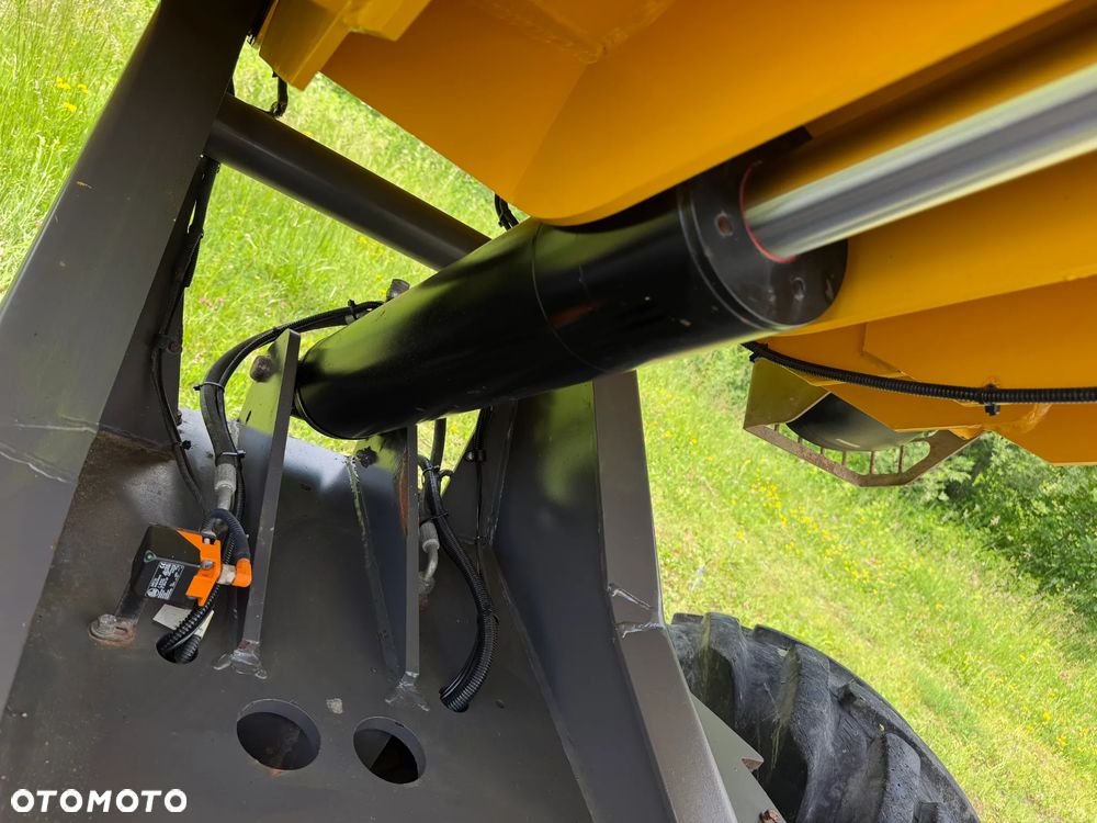 Terex MECALAC 6sMDX Wozidło Budowlane Rolnicze Kabina Pełna Wózek z Obrotową Kolebą. 6 ton ładowność. 4x4. Smarowanie centralne. KLIMA. Silnik Perkins. 4 cylindry. 675mtg. 2020 rok. Kamera z wielkim Ekranem! Jazda Rewers 3prędkości. Maszyna jak Nowa z Norweskiego Gospodarstwa! Ani deka luzów i wycieków! Hydrostatic. Pełny Oryginał. Hamulce brzytwa. Serwisy w DEKRA. Maszyna Woziła lekkie ładunki. Praktycznie zerowe zużycie. Wielka Okazja. Wszystko w pełnym Oryginale. Opony Oryginał wszystkie jak Nowe. Komendy Głosowe w maszynie! - 25