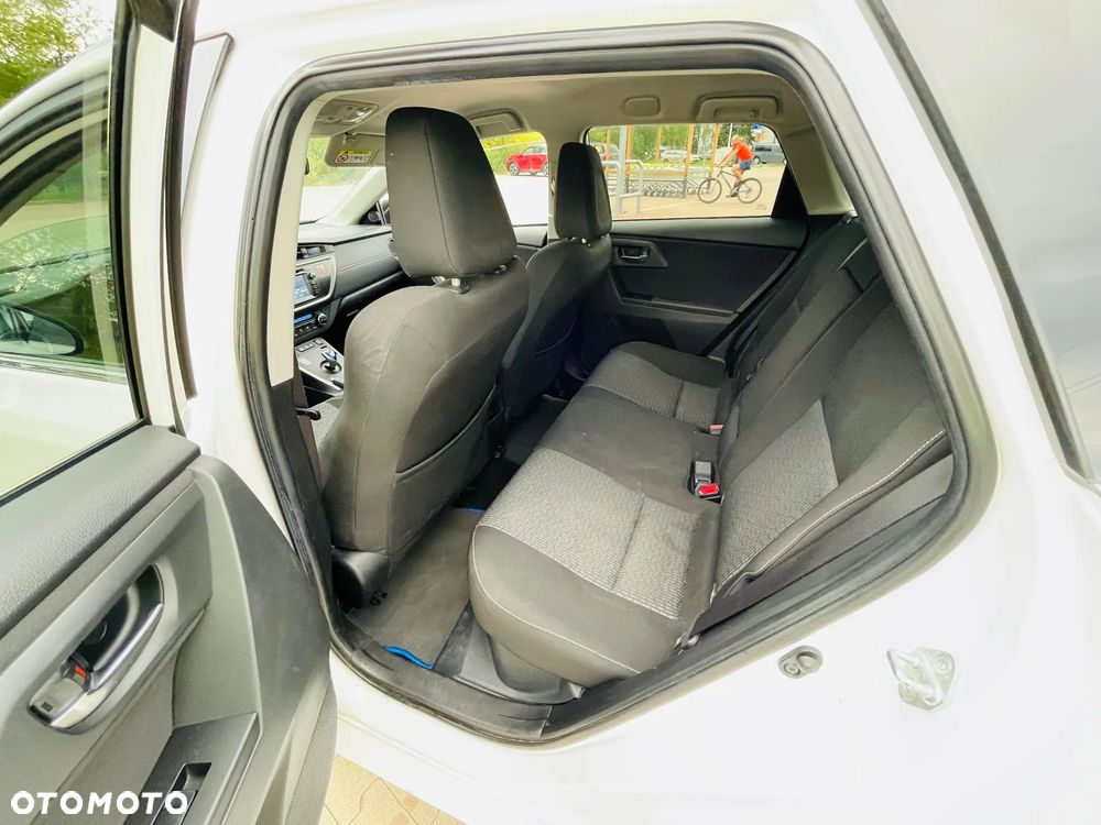 Toyota Auris 1.8 HSD Luna - 11