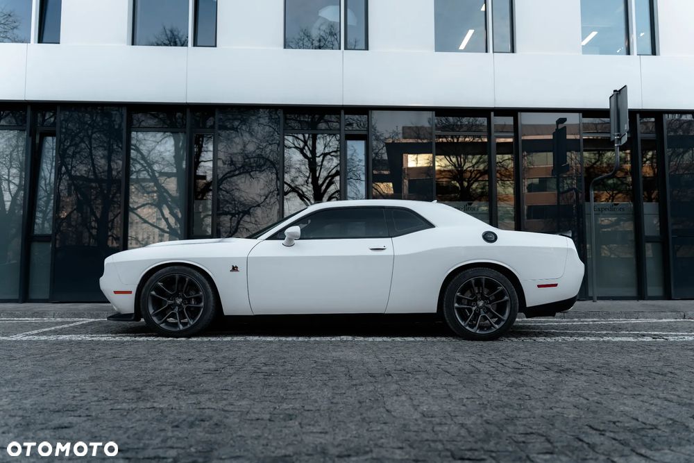 Dodge Challenger 6.4 Scat Pack - 15