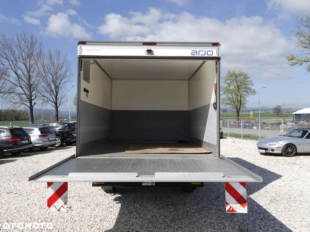 Ford Transit - Kontener z windą - 38