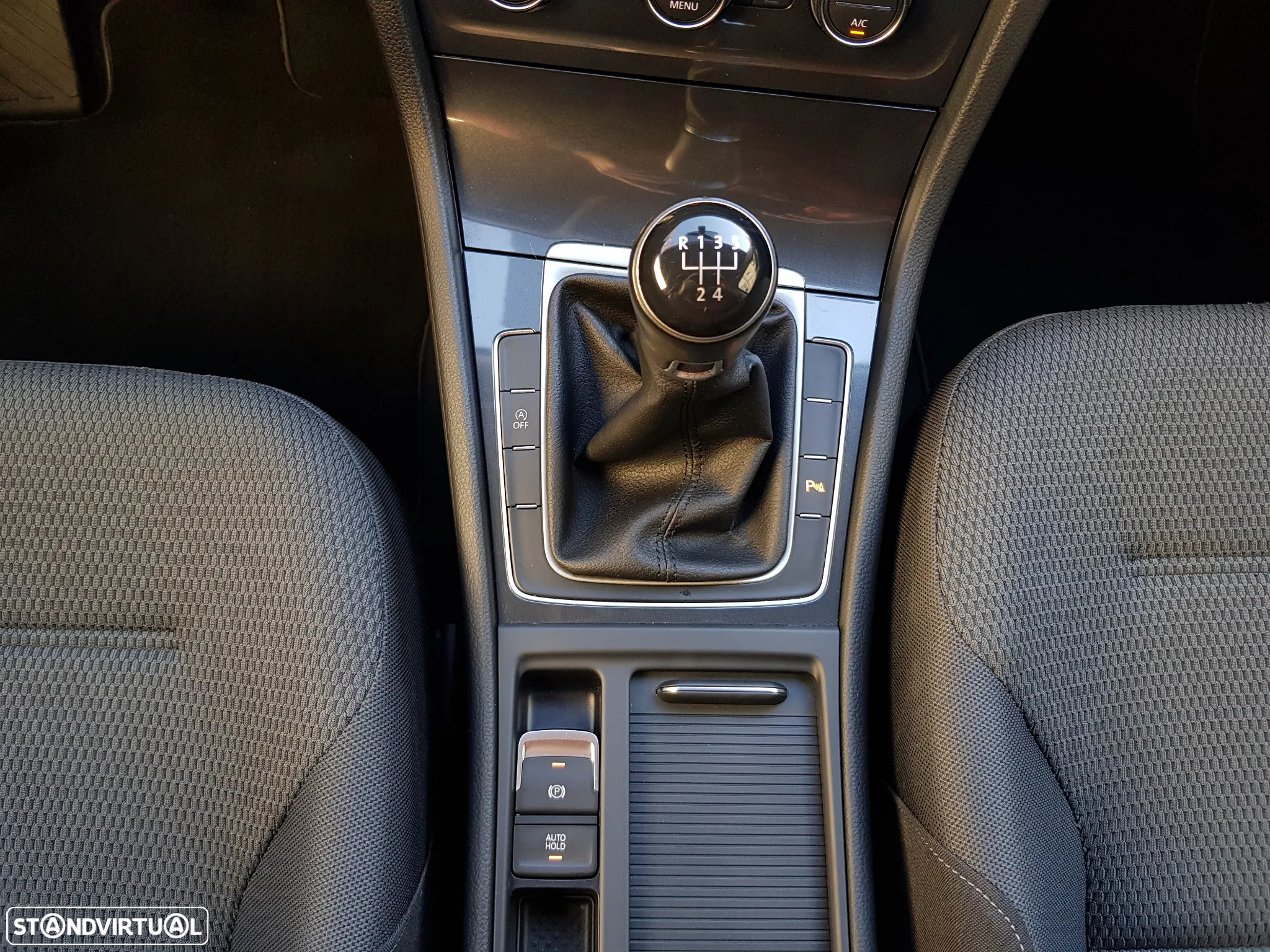 VW Golf Variant 1.6 TDi Confortline - 20