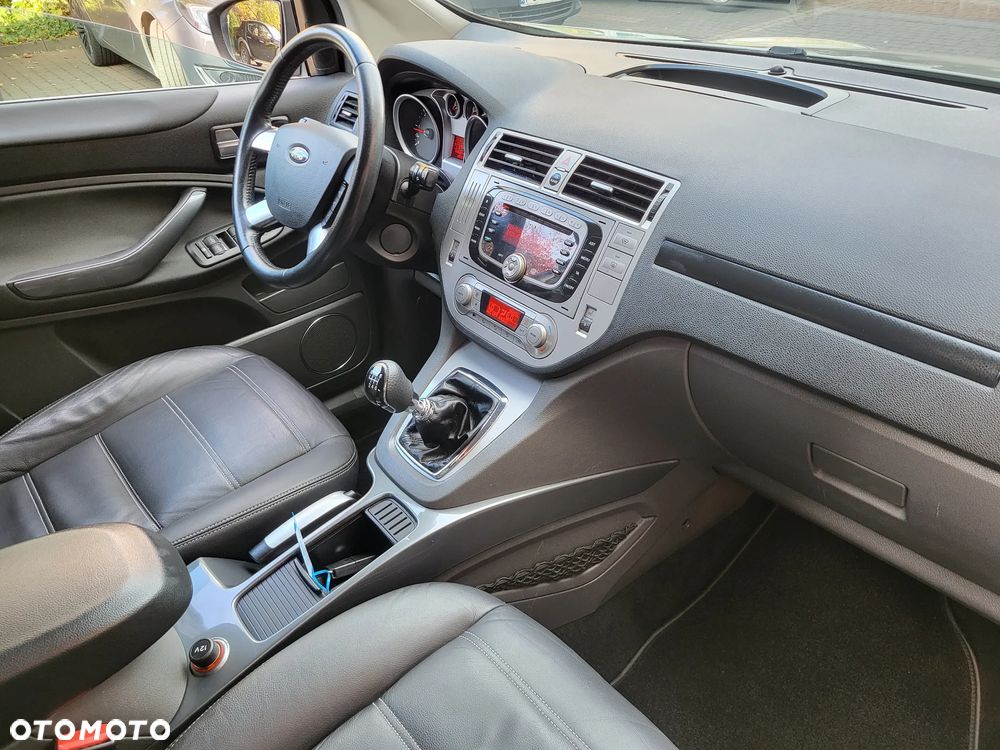 Ford Kuga 2.0 TDCi 4x4 Titanium - 24