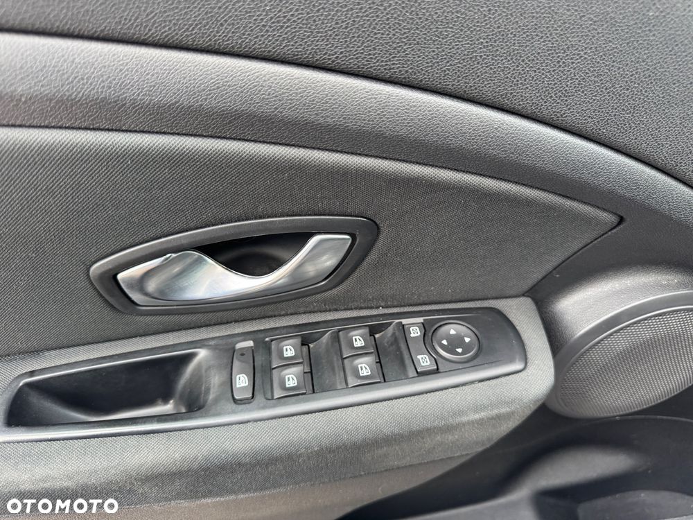 Renault Megane ENERGY dCi 110 Start & Stop Bose Edition - 19
