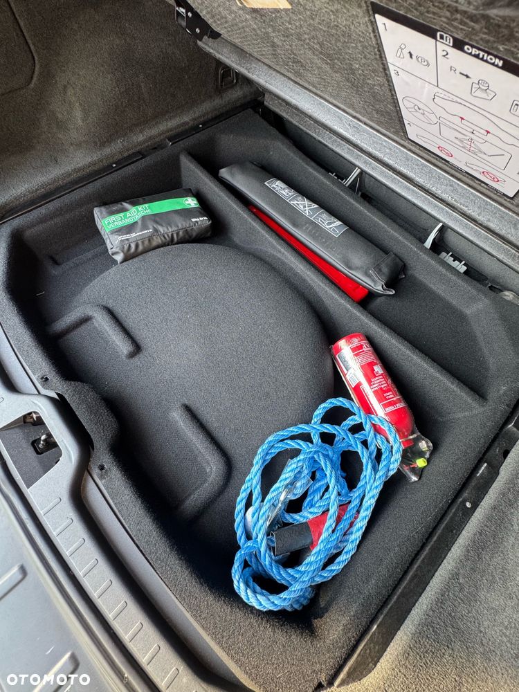 Volvo XC 60 D3 R-Design Kinetic - 32