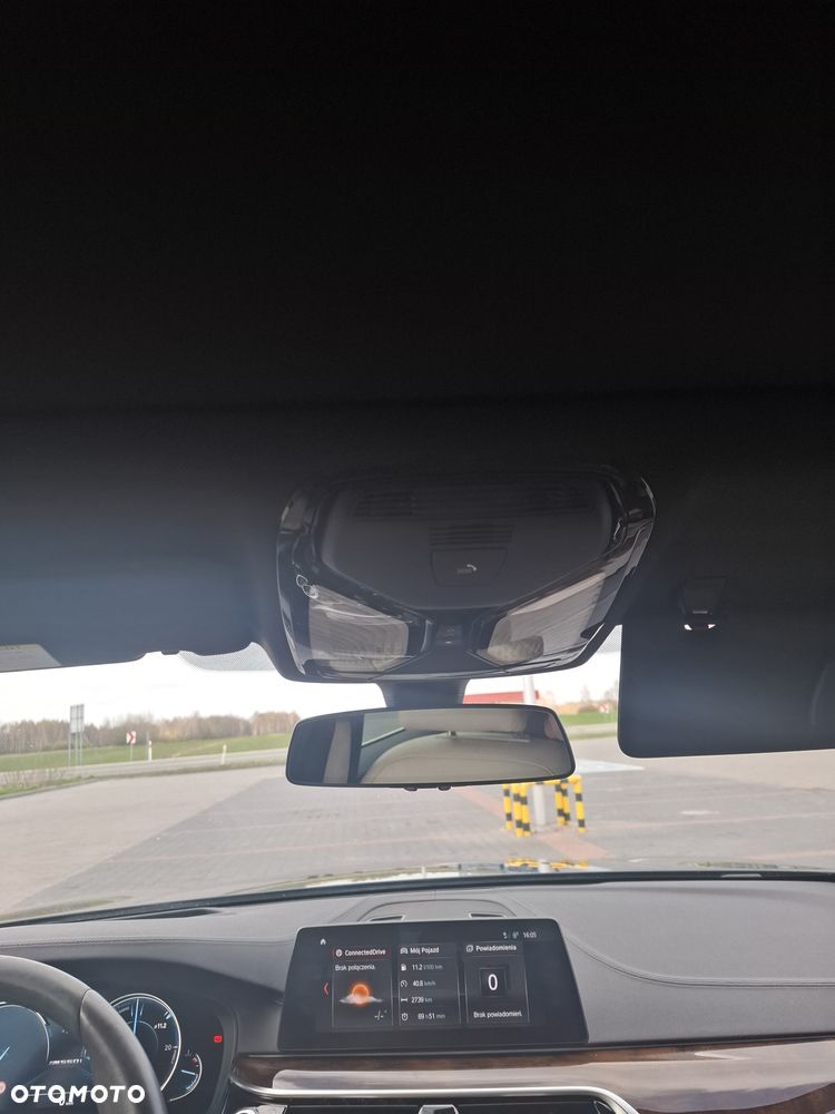 BMW Seria 5 M550i xDrive - 9
