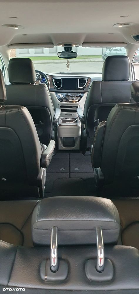 Chrysler Pacifica - 20