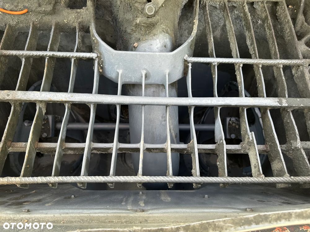 Mercedes-Benz Actros - 3