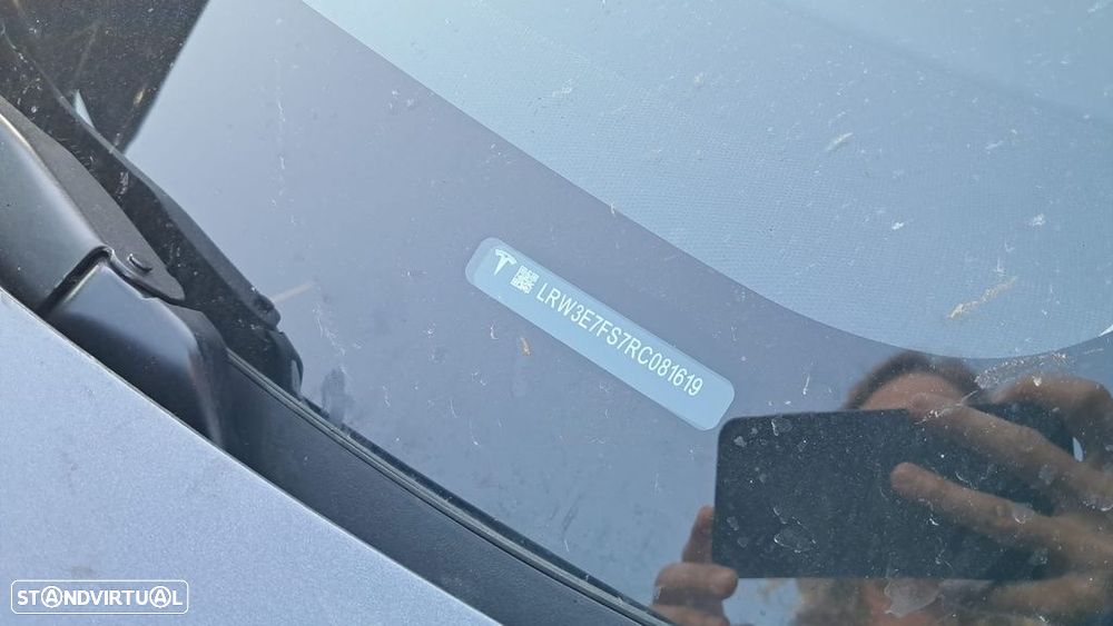 Tesla Model 3 - 4
