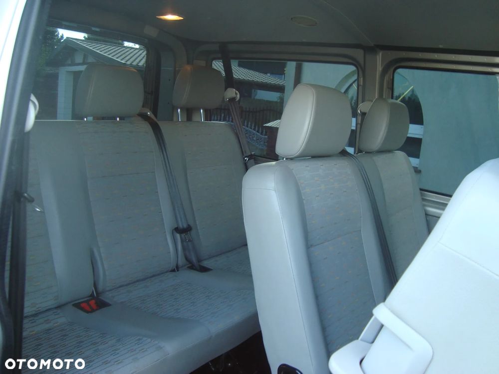 Volkswagen Transporter Caravelle Kurz Trendline - 26