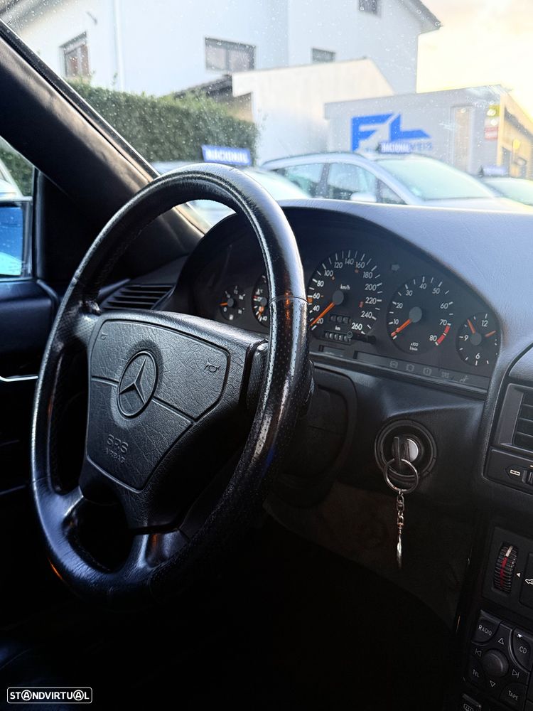 Mercedes-Benz SL 300 - 11