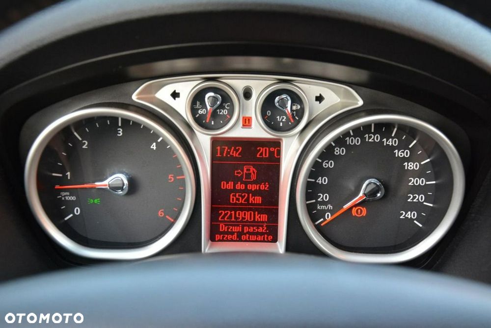 Ford Kuga 2.0 TDCi 4x4 Titanium - 25