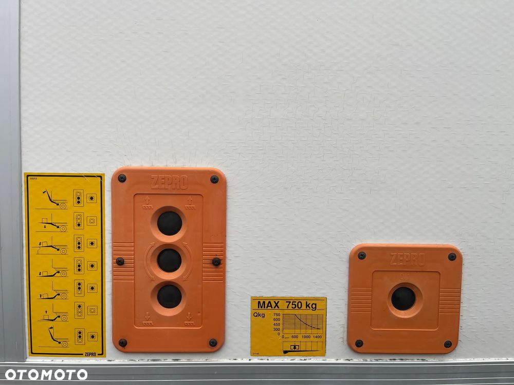 Iveco Daily 3,0 Izoterma Winda - 12