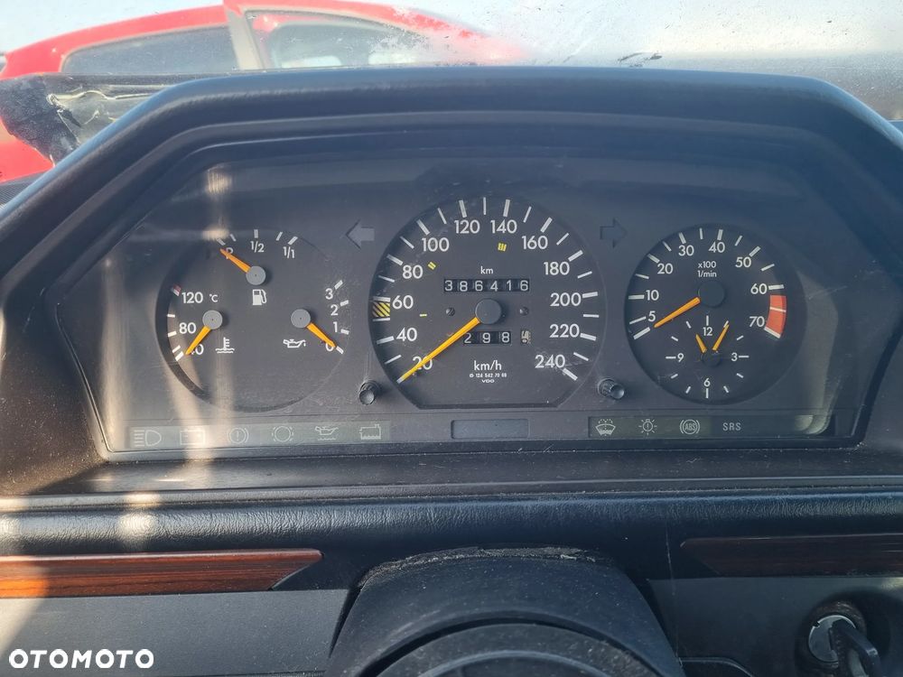 Mercedes w124 E200 kombi sportline 2.0 136km 111.940 automat 722.431 na części - 14
