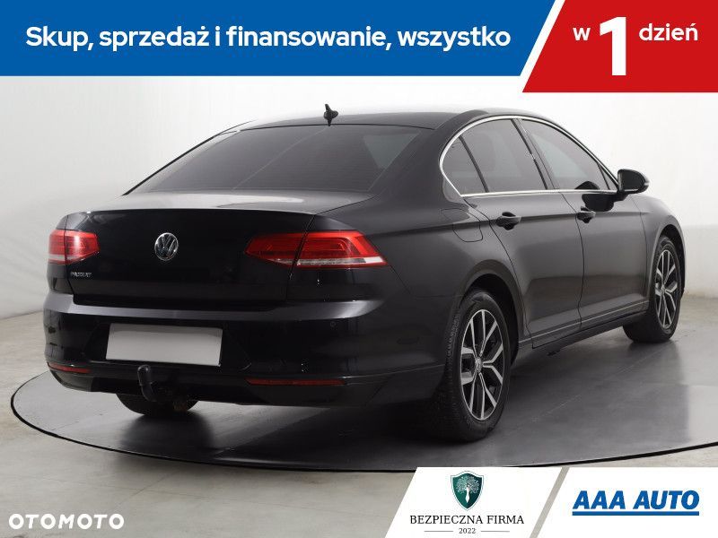 Volkswagen Passat - 7