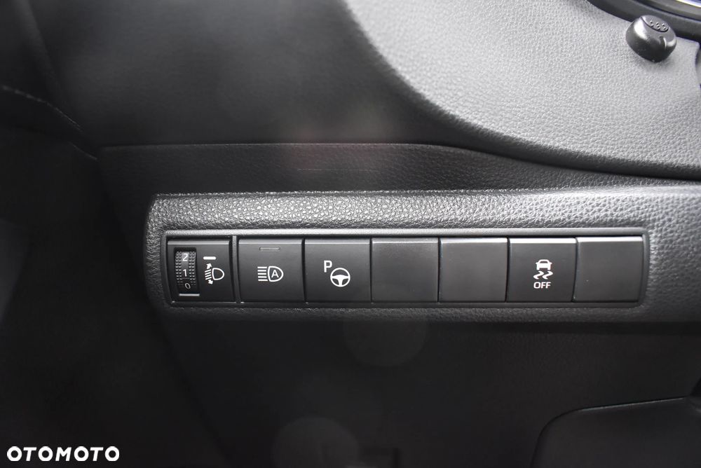 Toyota Corolla 2.0 Hybrid Comfort - 24