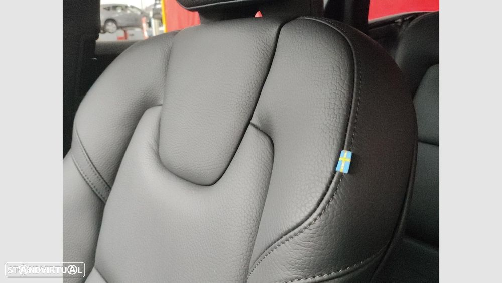 Volvo V90 2.0 T6 PHEV Plus Dark AWD - 23