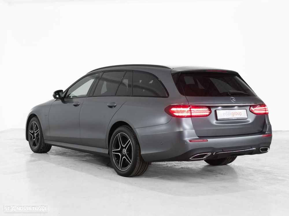 Mercedes-Benz E 300 de AMG Line - 4