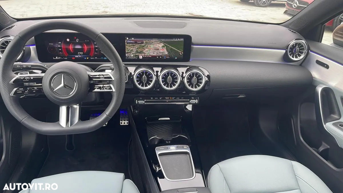 Mercedes-Benz A 220 4MATIC Aut. - 11