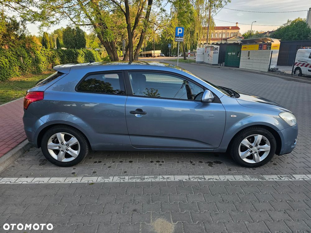 Kia Ceed - 4