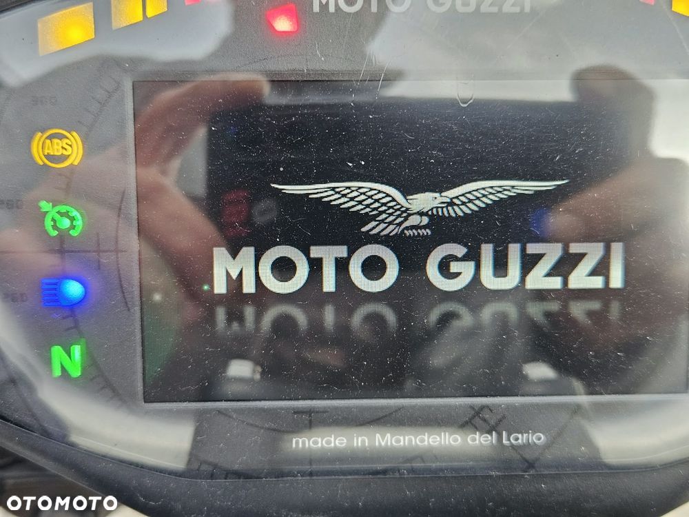 Moto Guzzi V85 - 19