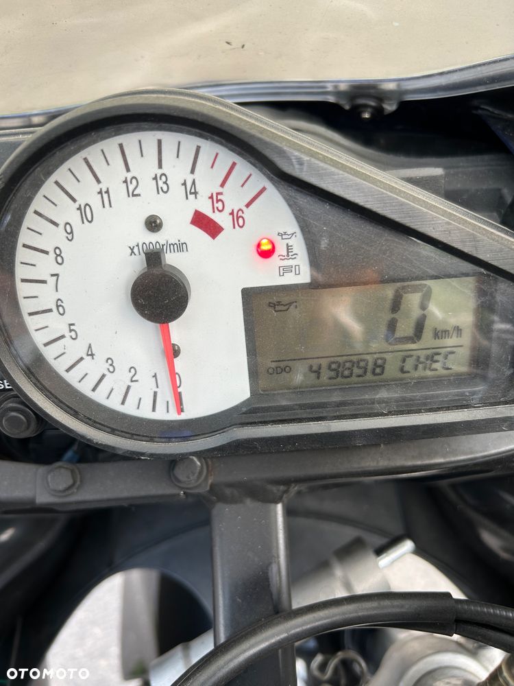 Suzuki GSX-R - 4