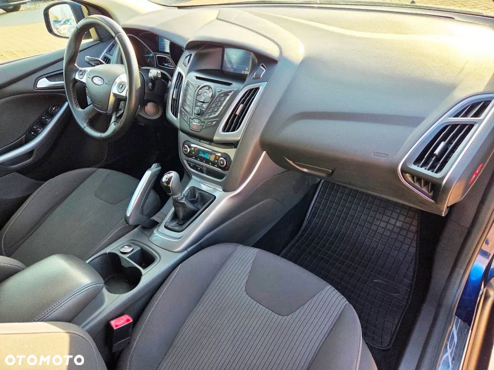Ford Focus 1.6 Titanium - 27