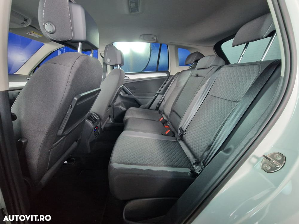 Volkswagen Tiguan - 26