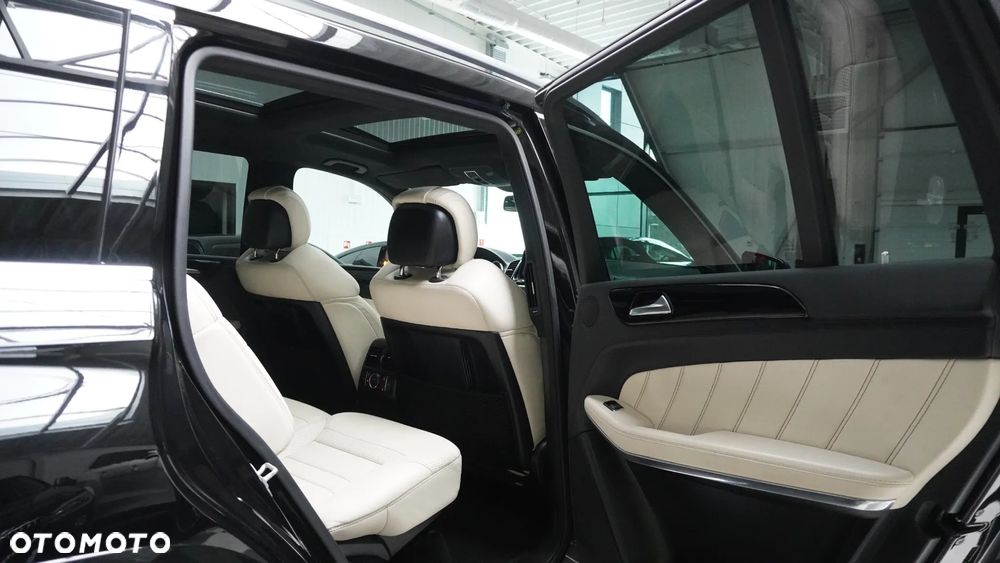 Mercedes-Benz GLS - 11