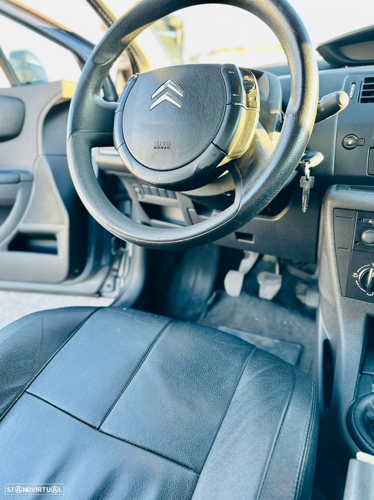 Citroën C4 1.4 16V SX - 12