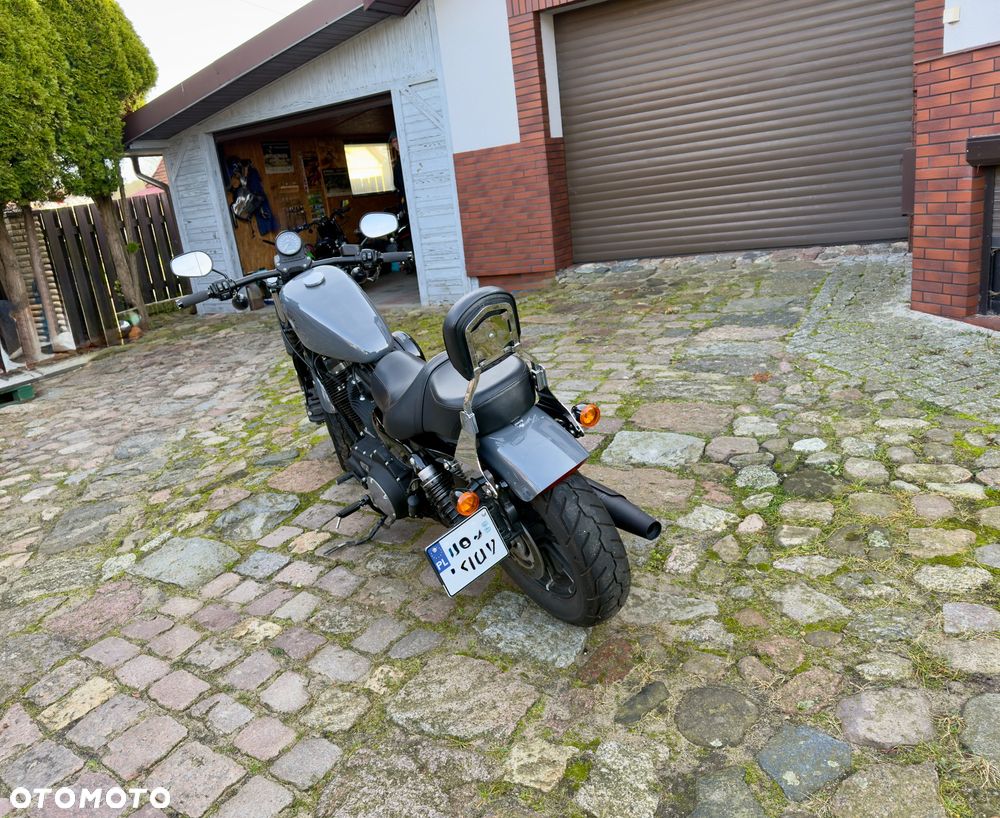 Harley-Davidson Sportster Iron 883 - 5