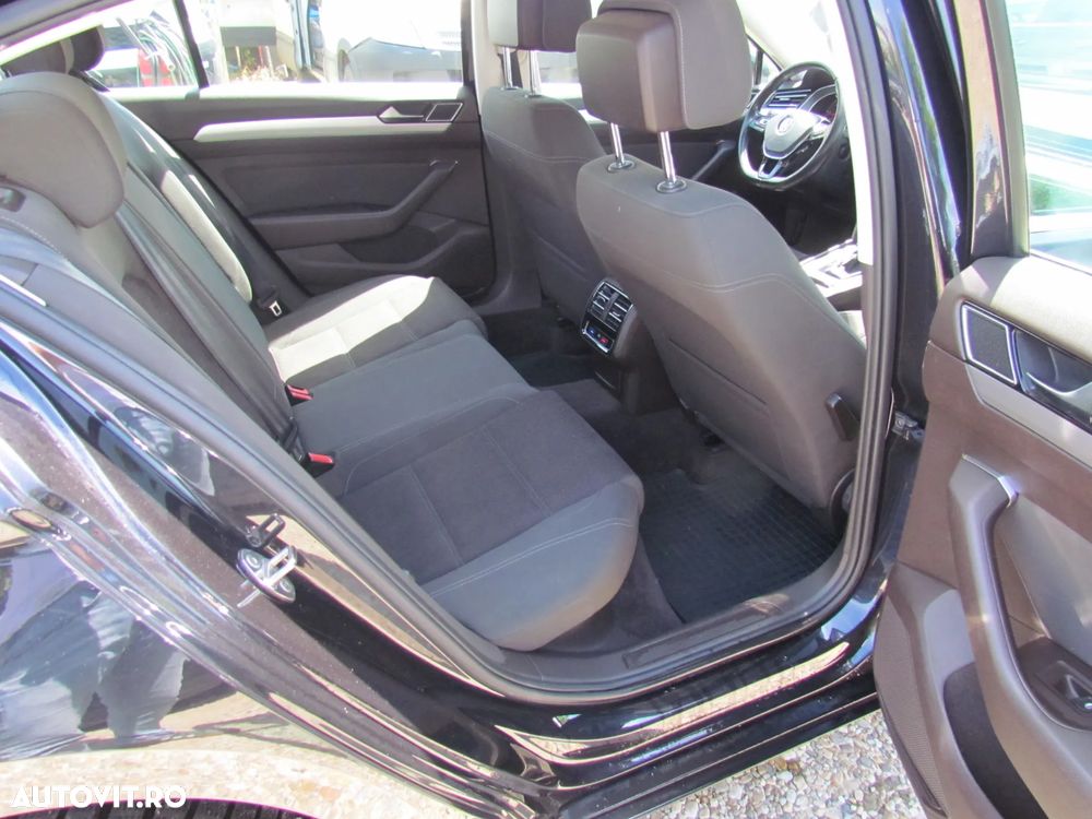 Volkswagen Passat - 10
