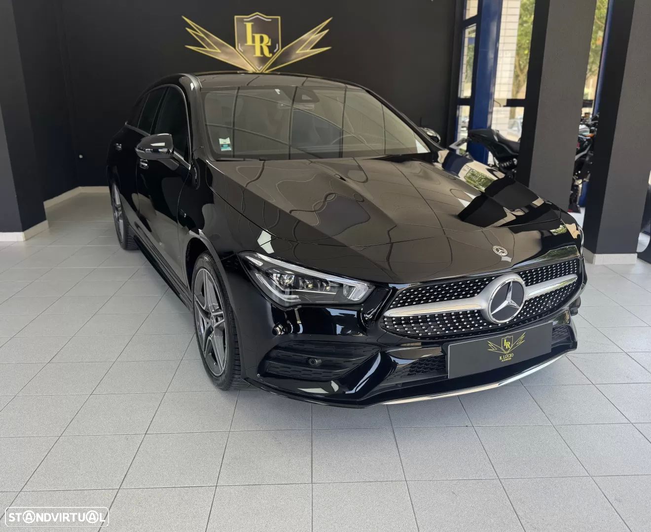 Mercedes-Benz CLA 250 e Shooting Brake AMG Line - 1