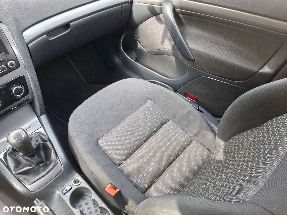 Skoda Octavia 1.6 TDI DPF Ambiente - 32