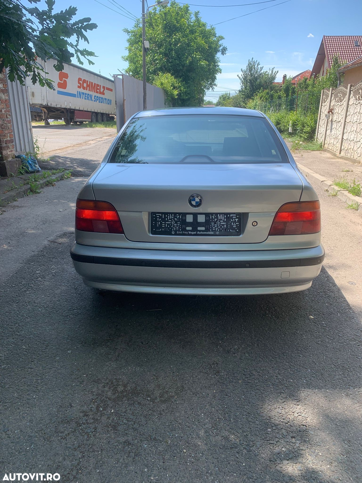 BMW Seria 5 540iA - 4