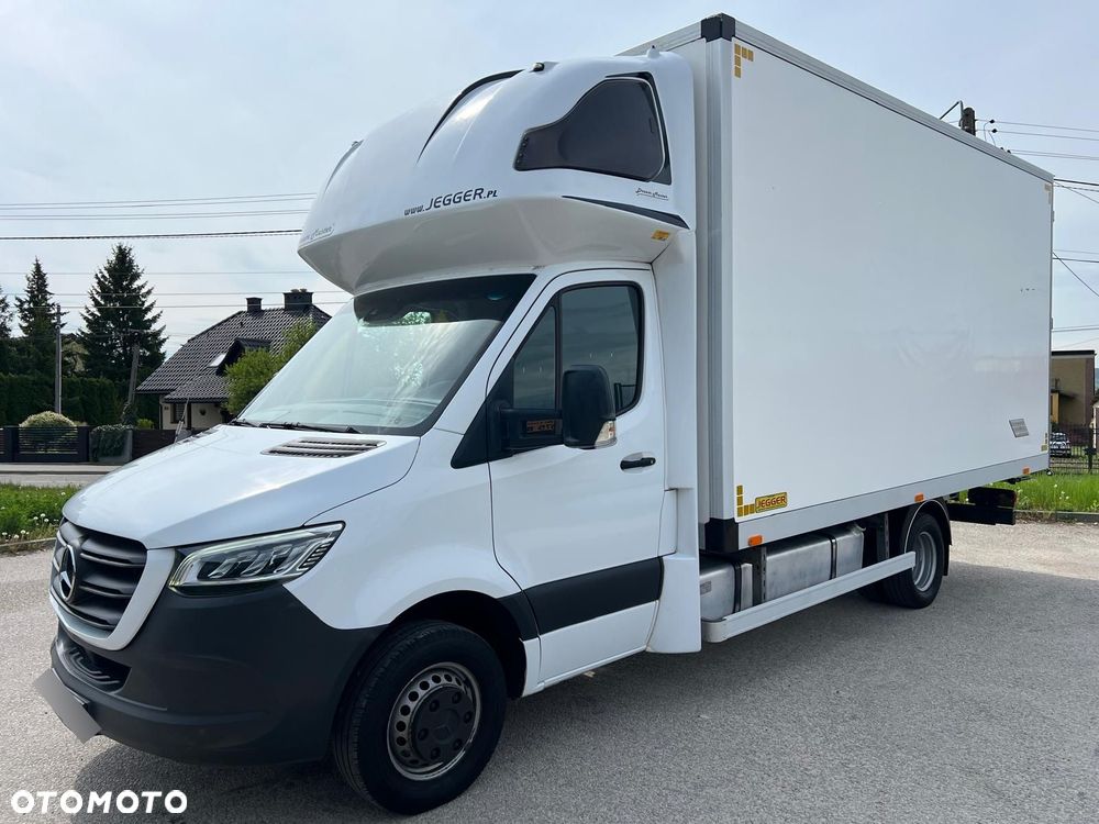 Mercedes-Benz Sprinter - 1