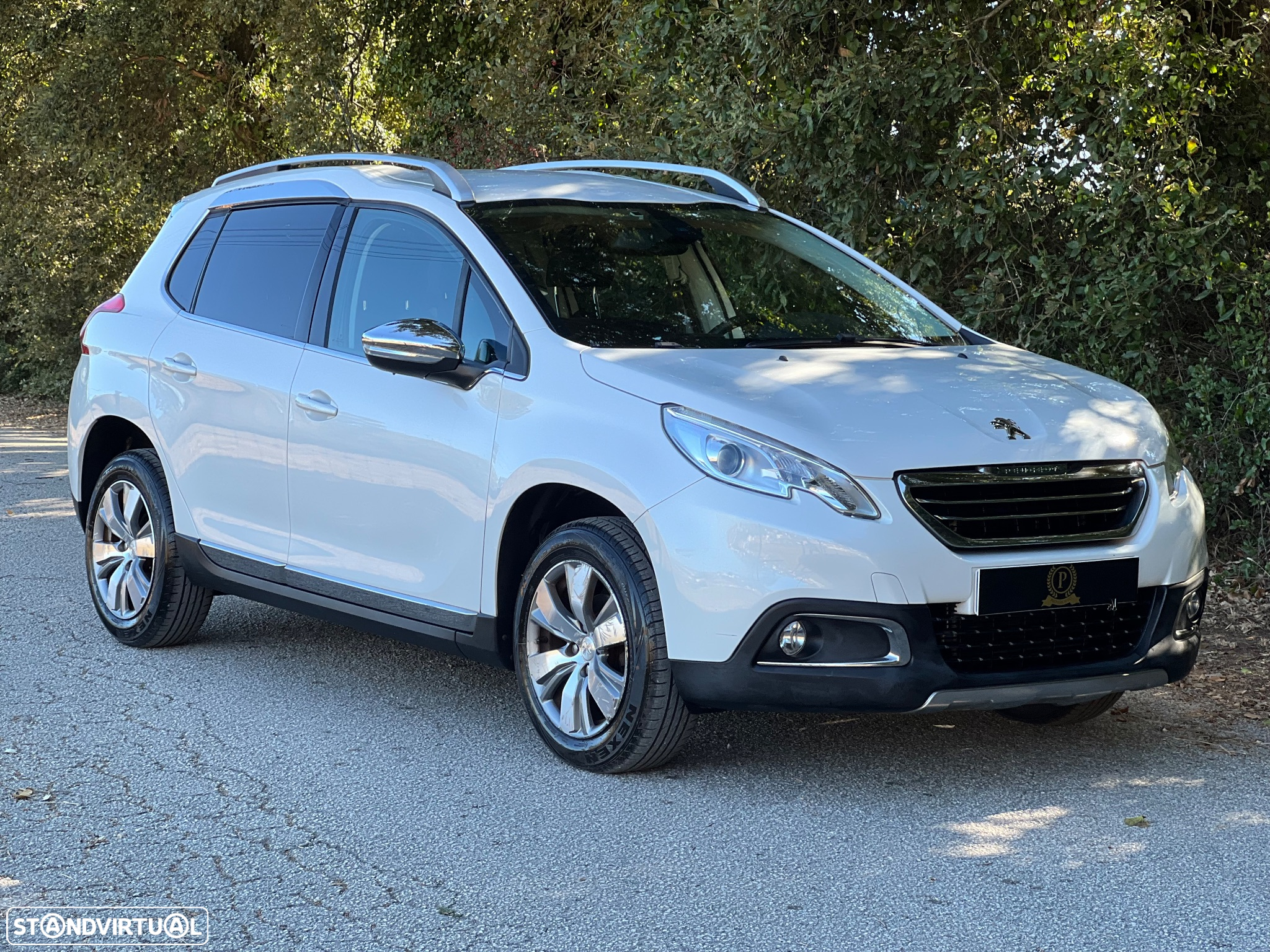 Peugeot 2008 1.2 PureTech Allure - 4