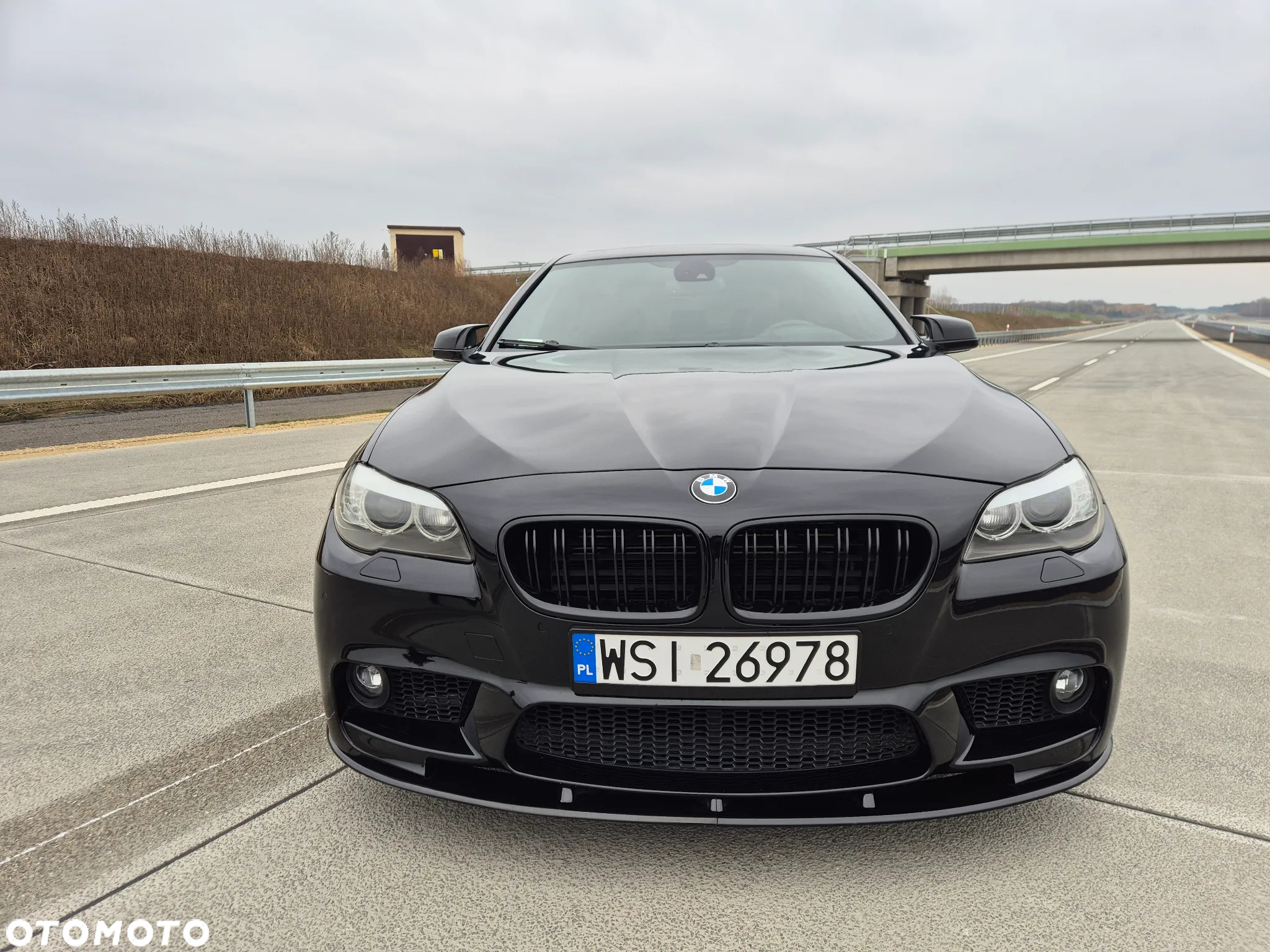 BMW Seria 5 550i xDrive Sport-Aut - 4