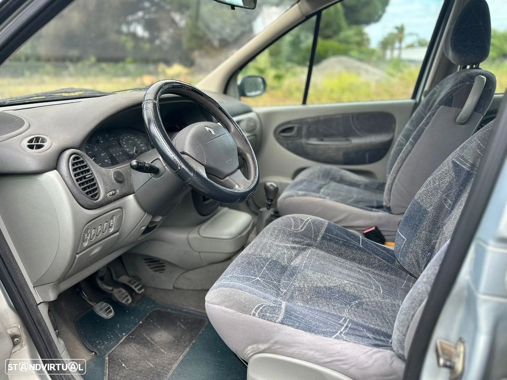 Renault Scénic 1.4 16V - 10
