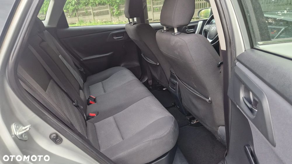 Toyota Auris - 11