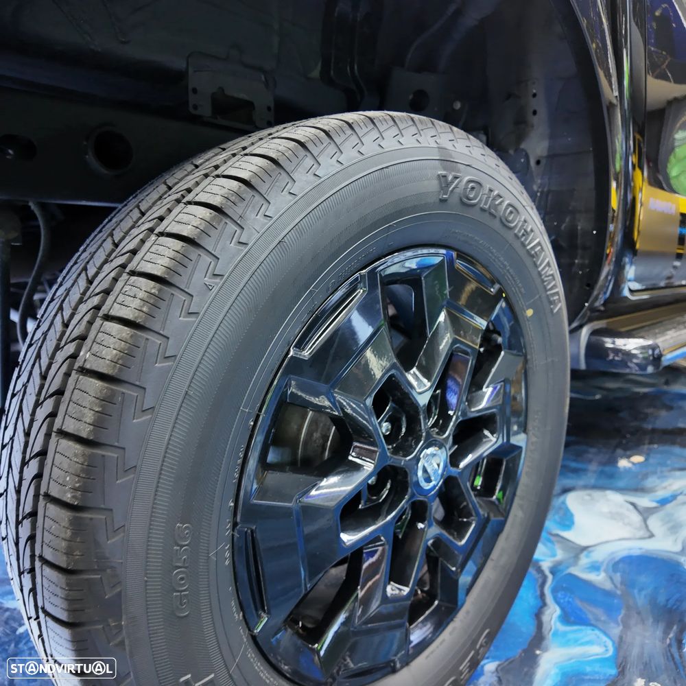 Nissan Navara 2.3 dCi CD 4WD N-Guard Azul Auto - 17