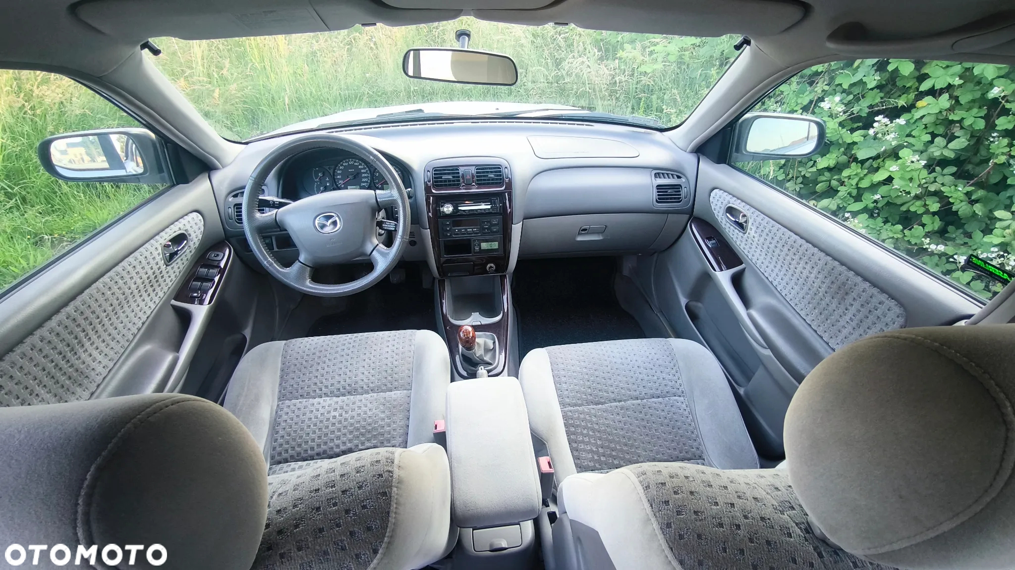 Mazda 626 2.0 - 10