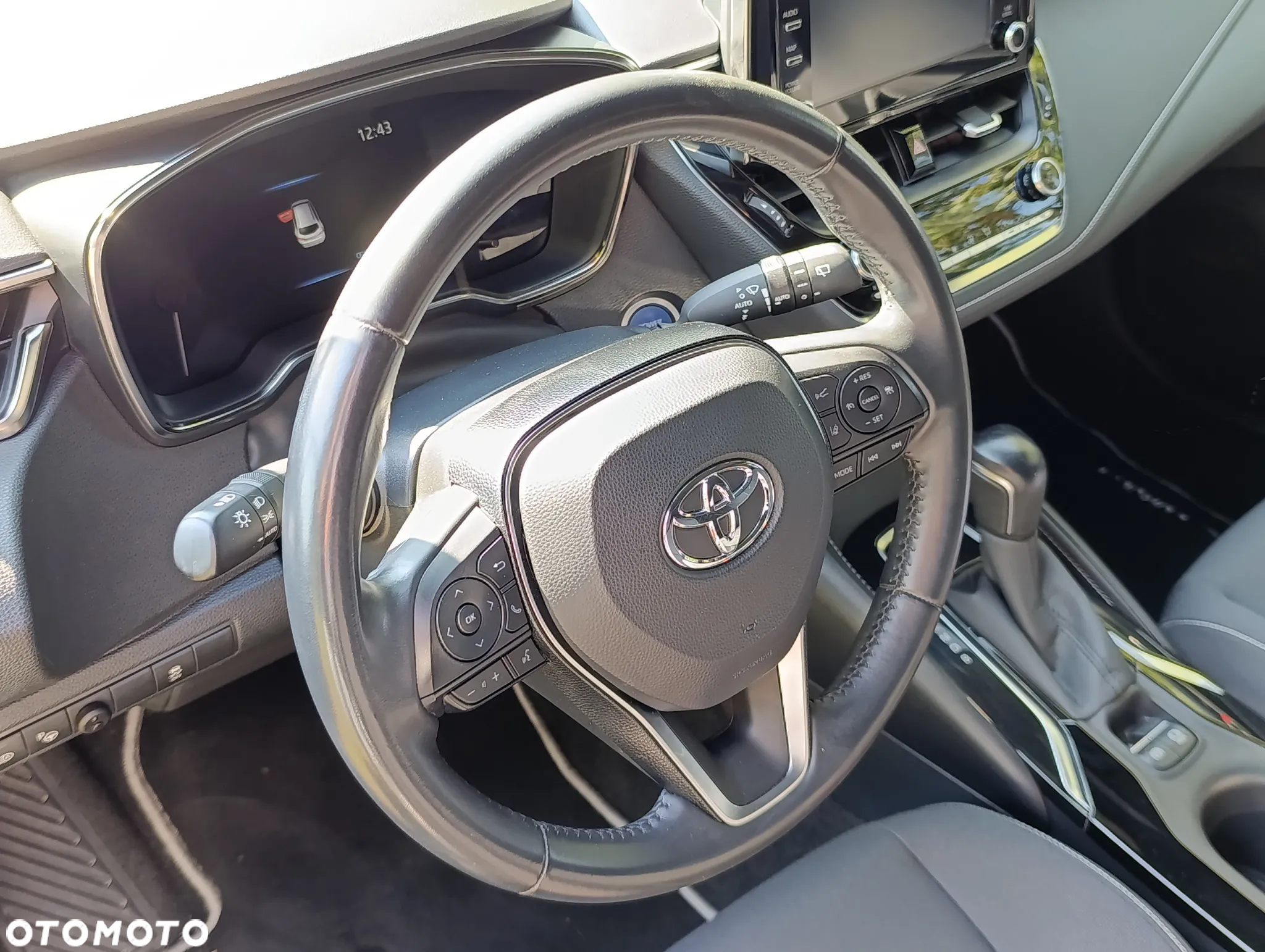 Toyota Corolla 1.8 Hybrid Comfort - 14